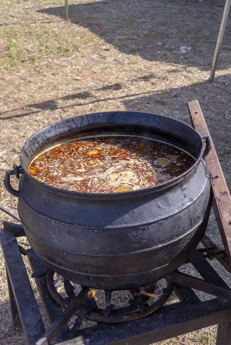 Olla de piracaldo al fuego